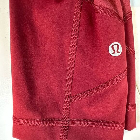 EUC Lululemon Women’s 2 Pair Athletic Workout Leggings - Red/Maroon - Size 4 - Picture 3 of 12